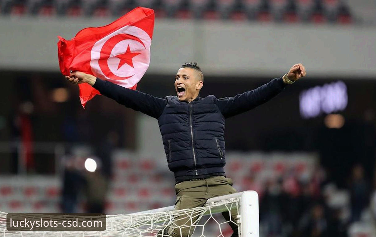 英格兰0-1日本创百年耻辱！球迷怒斥：温布利成耻辱殿堂，财神到用户热议